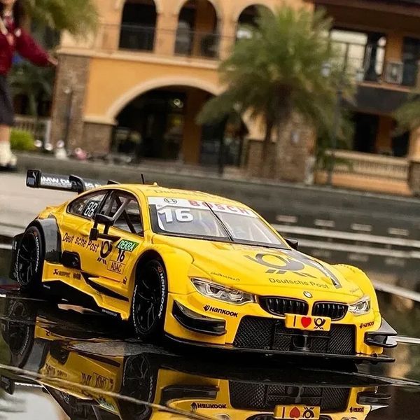 Колекційна-іграшкова моделька BMW M4 DTM, Жовта 1936 фото