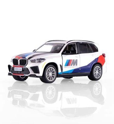 Колекційна-іграшкова моделька BMW Х5М, Біла 1938 фото