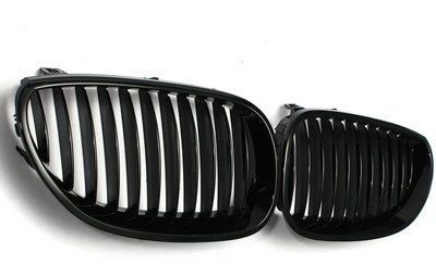Решітки радіатора ніздрі BMW Е60 E61 бмв е60 однореберні глянцеві 553 фото