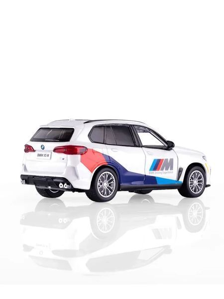 Колекційна-іграшкова моделька BMW Х5М, Біла 1938 фото