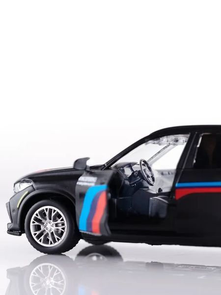 Колекційна-іграшкова моделька BMW Х5 М, Чорна 1939 фото