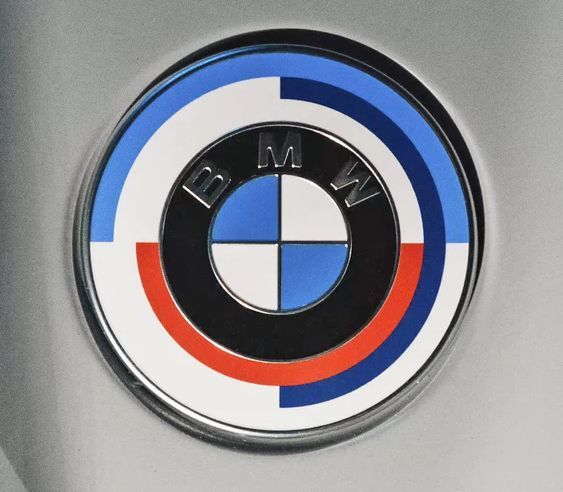 Емблема БМВ 82 мм Значок Ф30 BMW F30 M PERFORMANCE Ювілейний значок на 50 років 1630 фото
