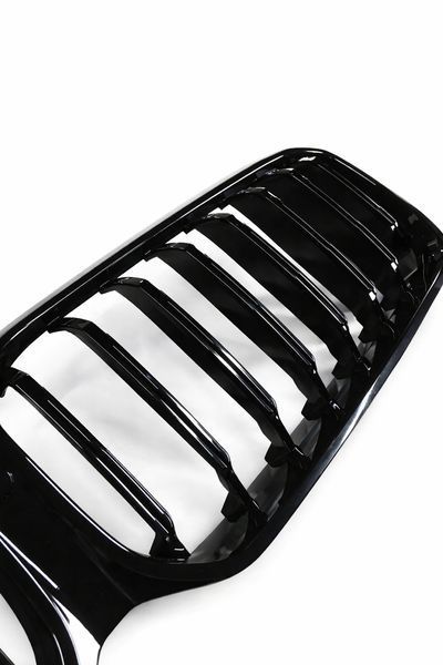 Решетки радиатора ноздри BMW 5 Series G30 / G31 G38 2020+ черный глянец 3412 фото