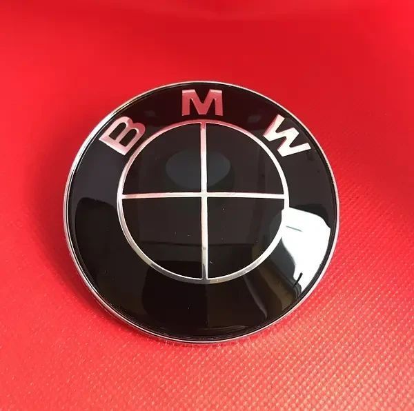 Емблема на багажник BMW 74мм E46 E60 E70 E90 E82 E85 чорна емблема бмв 1784 фото