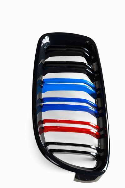 Решітки радіатора BMW 3 Series F30 F31 (2012&ndash;2018) глянцеві двохреберні M-style Триколор 6363 фото