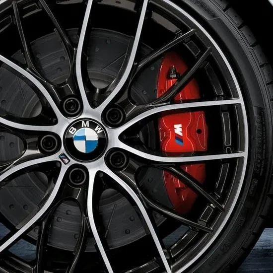 Наклейки на суппорта BMW "M" / E60 E70 F10 F15 F16 F25 F30 G01 G02 G05 G11 G30 Черные 520 фото