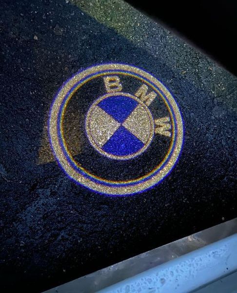 Підсвітка в двері на 4 двері Логотип BMW для BMW X3, X4, X5, Z4, F20, E90, F30, F32, E60, F10, E63, E65, E84, E83, Е70 661 фото