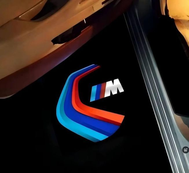 Підсвітка дверей М-Performance, для BMW 1,2,3,4,5,6,7 series, X3, X4, X5, Z4, F20, E90, F30, F32, E60, F10, E63, E65, E84, E83,E70 2178 фото