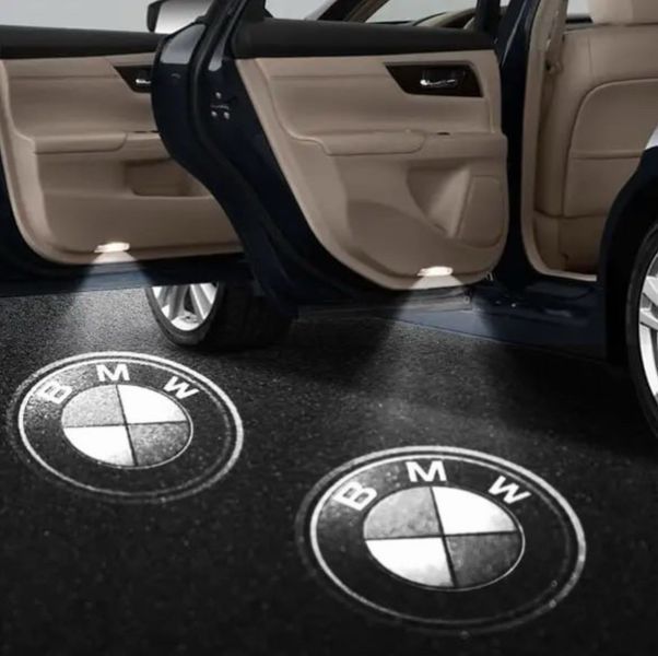 Підсвітка дверей логотип BMW, Чорно-біла, BMW 1,2,3,4,5,6,7series,X3, X4, X5, Z4, F20, E90, F30, F32, E60, F10, E63, E65, E84, E70 2611 фото