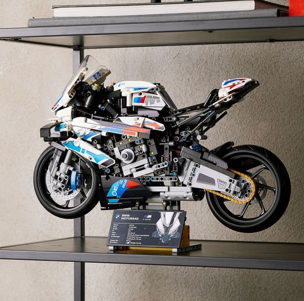 Конструктор мотоцикл модели BMW Technic M 1000 RR на 1920 деталей 1709 фото
