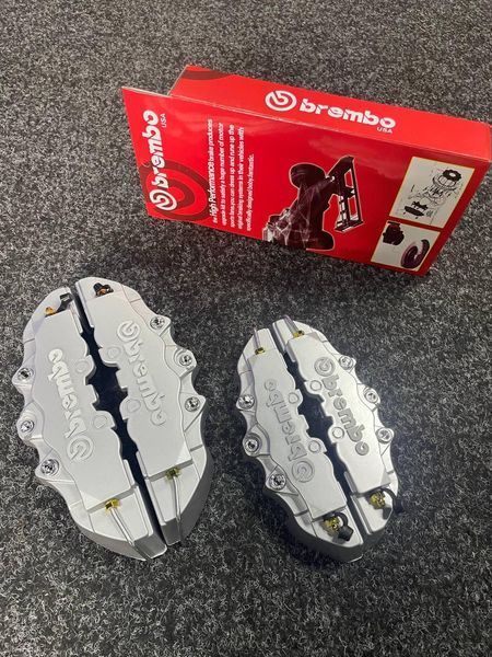 Декоративные накладки на тормозные суппорта Brembo Серые ABS 4 шт. М Брембо ABS пластик 2197 фото