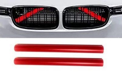 Червоні декоративні вставки в решітку радіатора BMW F10, F06, F12, 5/6/7 Серії БМВ 1946 фото
