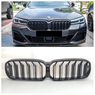 Глянцеві двореберні ніздрі решітки радіатора BMW 5 серія G30 G31 G38 рестайлинг (2021+) 2457 фото